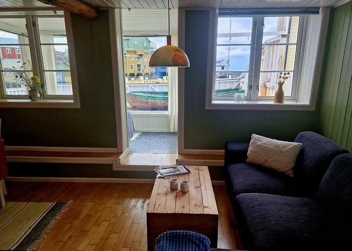 Arthur Brygga דירה *